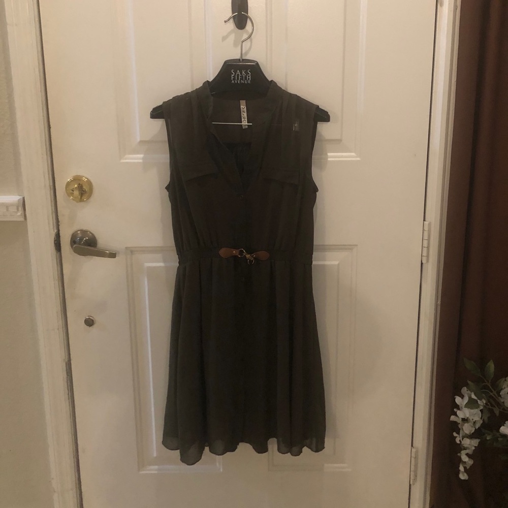 RnB Olive Junior’s sheer back slip dress size L